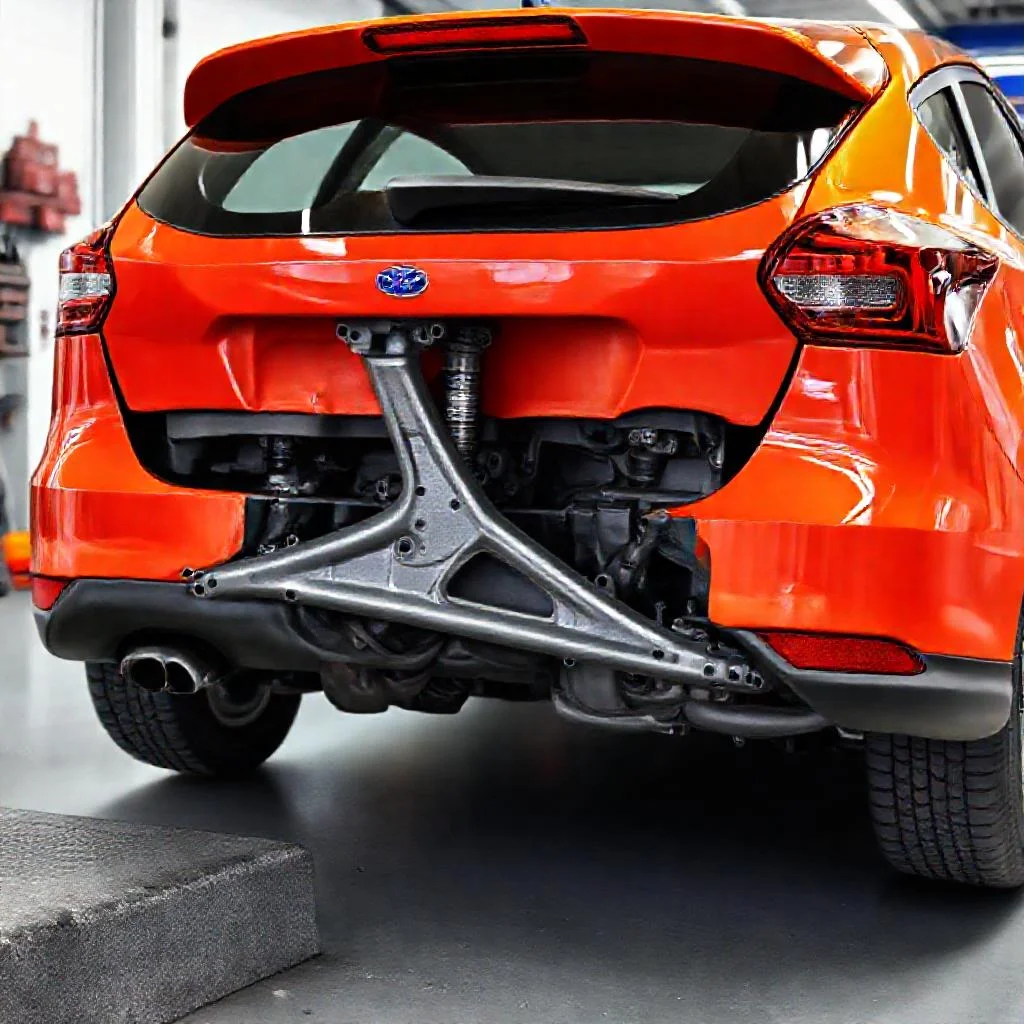 Детальное фото: Деформация продольного рычага задней подвески Ford Focus 2 после удара о бордюр